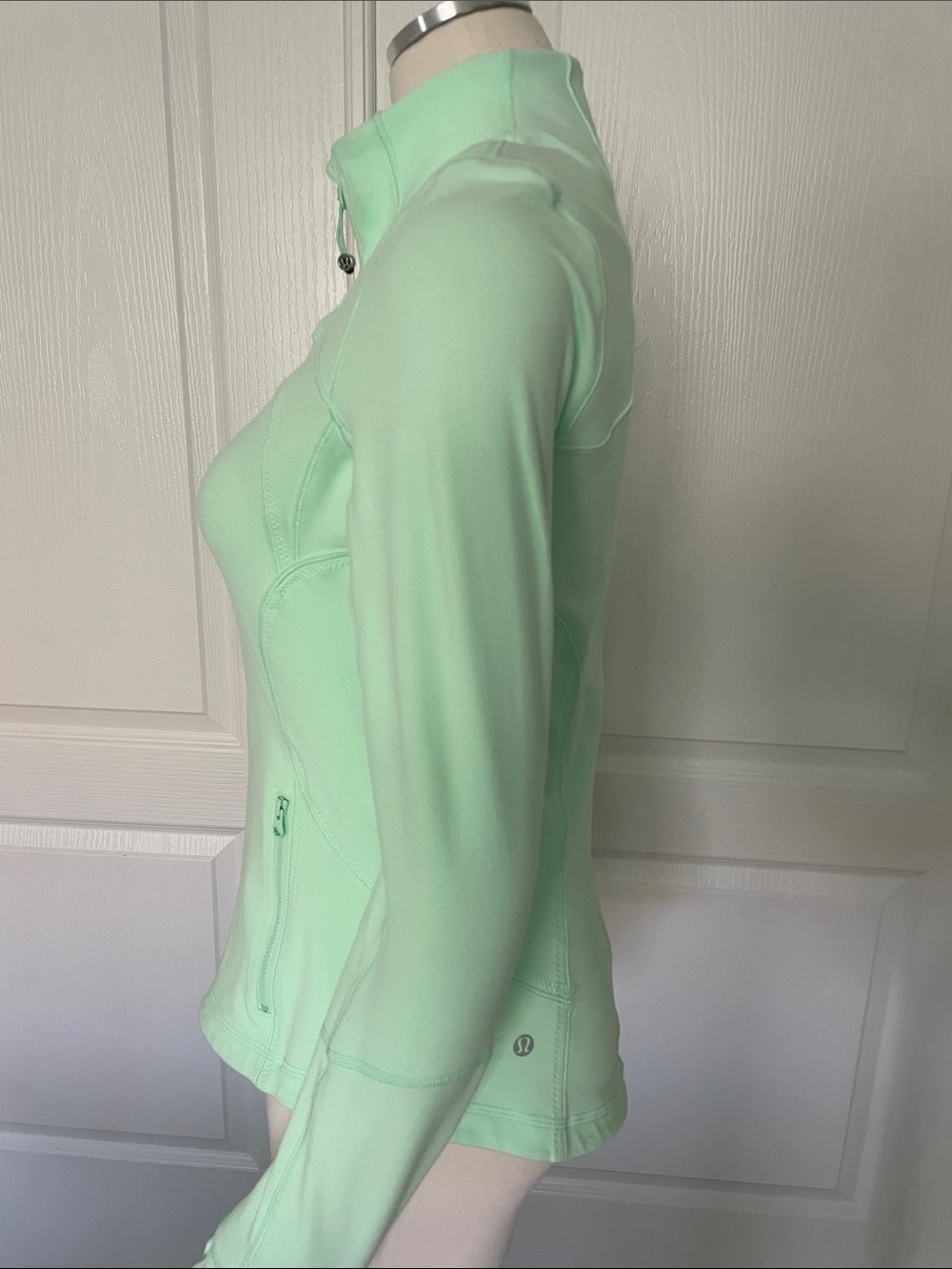 Lululemon Women's Mint Zip-Up Jacket Size 8 - Picture 8 of 16